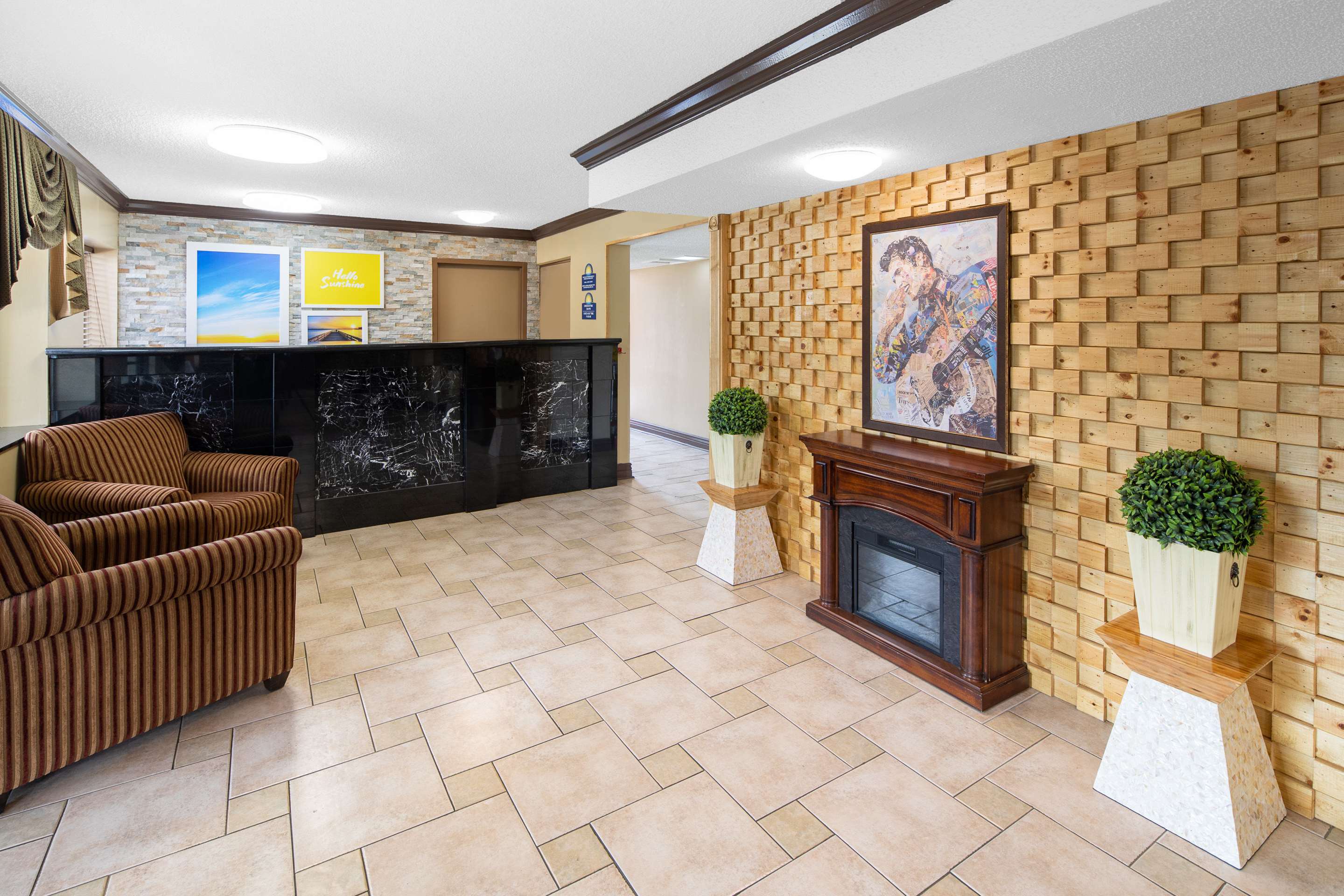 Lobby | Days Inn by Wyndham Tupelo