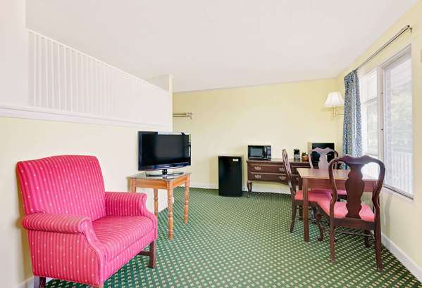  - Days Inn Bar Harbor