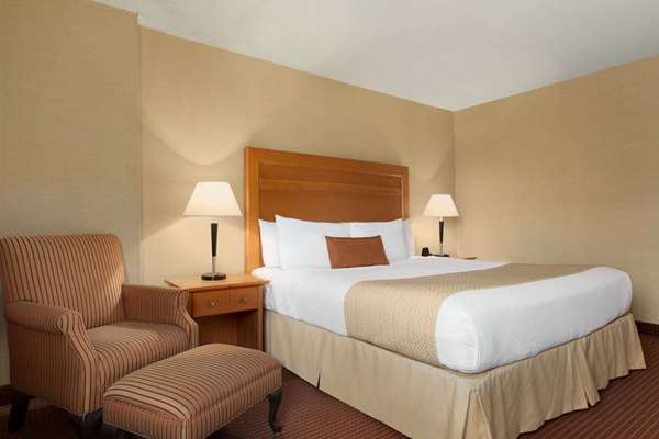  - Days Inn Edmonton