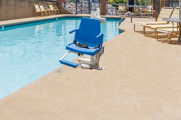 Pool - Days Inn Opryland North Nashville - I-65, Exit 90