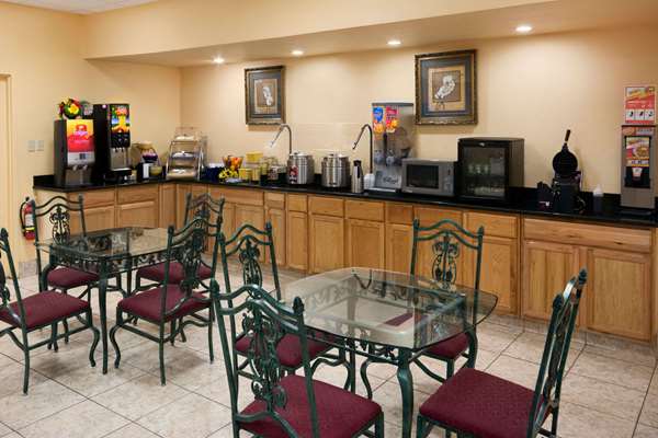 Restaurant - Days Inn Shelby