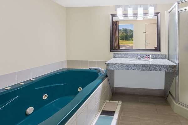  - Days Inn Newberry - I-26, Exit 74