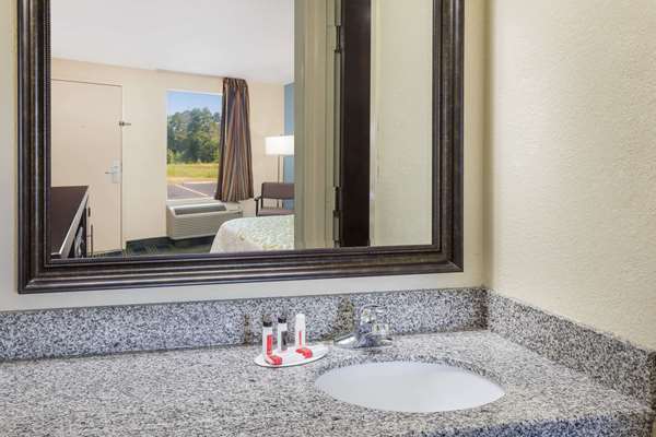  - Days Inn Newberry - I-26, Exit 74