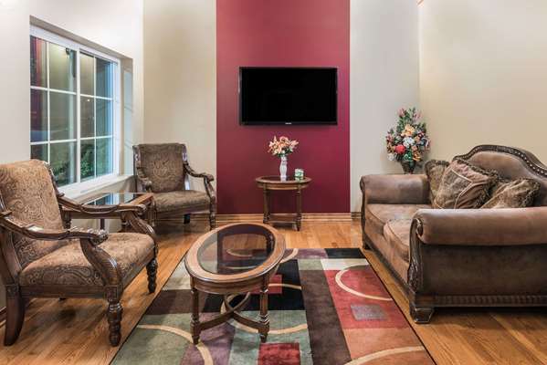  - Super 8 Hotel North Fort Worth - I-820, Exit 18