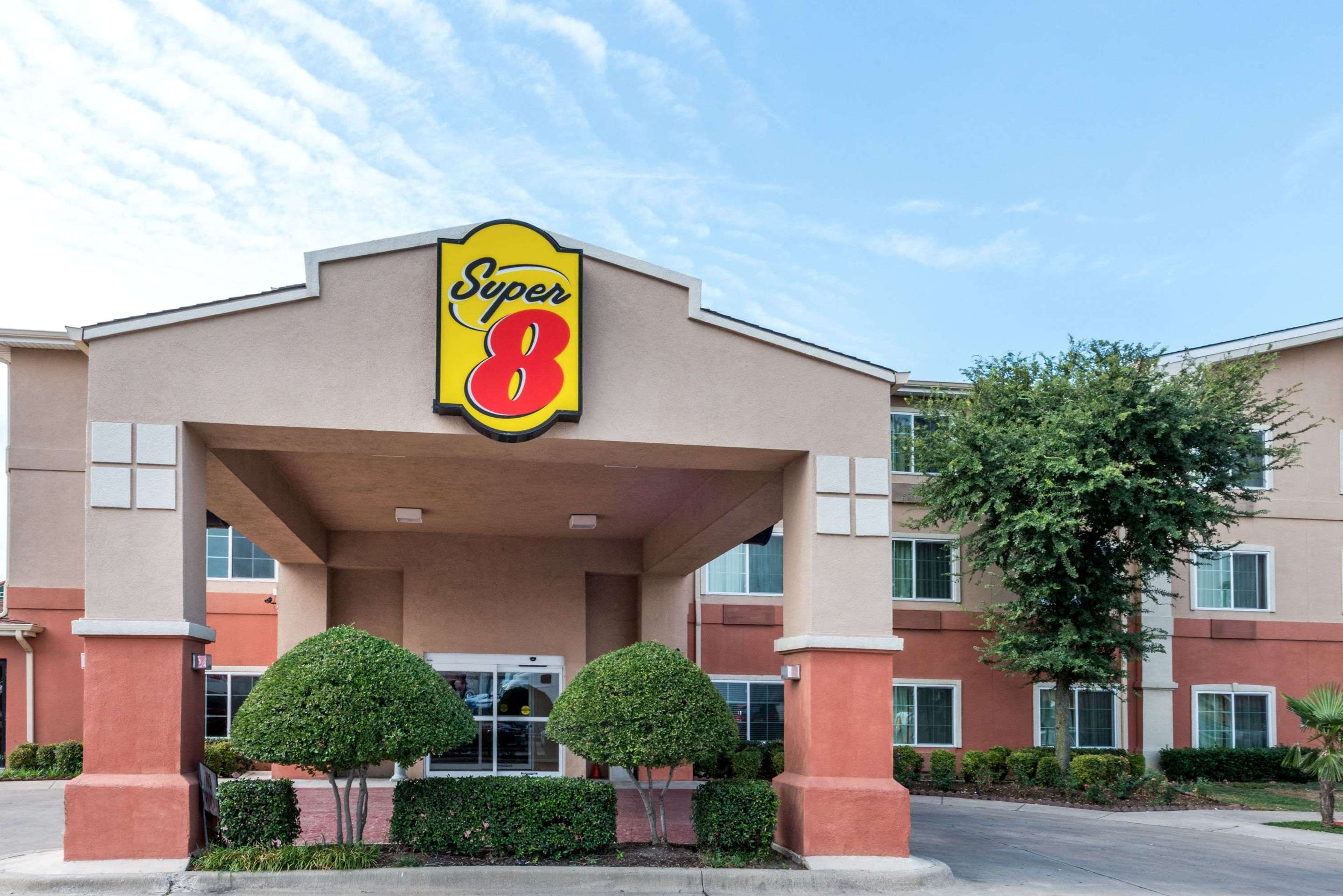 Welcome to the Super 8 Fort Worth North | Super 8 by Wyndham Fort Worth North