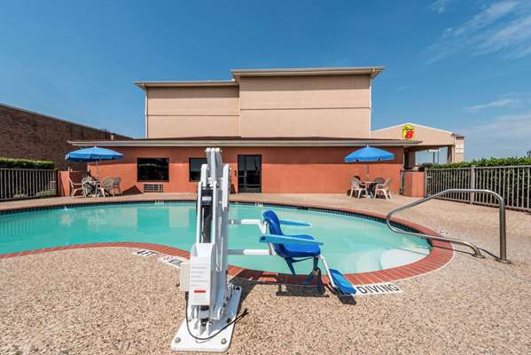 Pool - Super 8 Hotel North Fort Worth - I-820, Exit 18