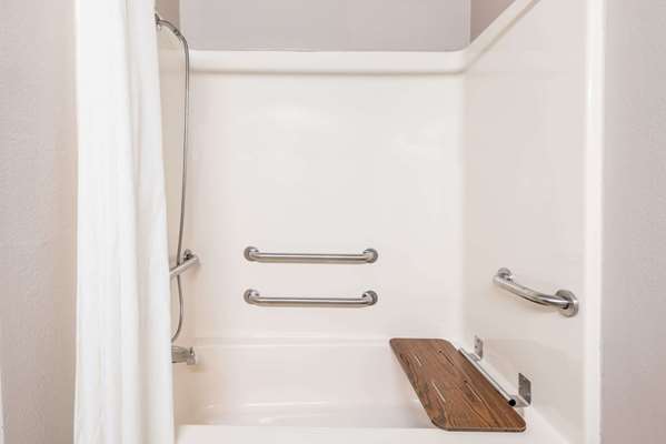  - Super 8 Hotel North Fort Worth - I-820, Exit 18