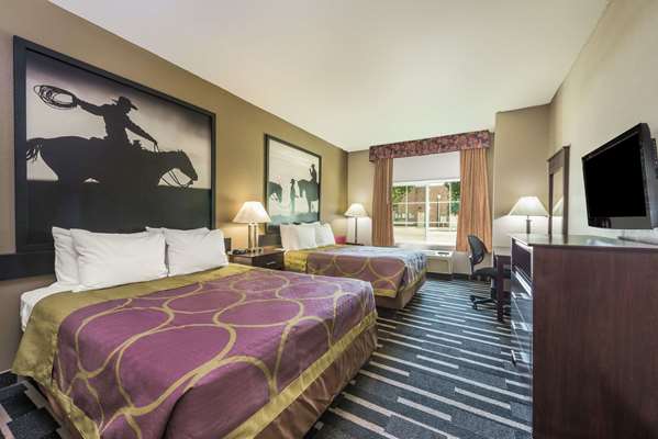 Suite - Super 8 Hotel North Fort Worth - I-820, Exit 18