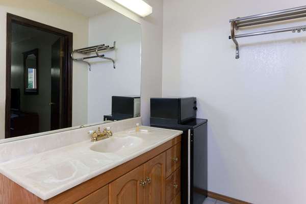  - Days Inn Northwest Oklahoma City - I-44, Exit 124