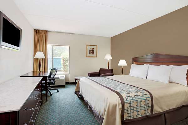  - Days Inn Oyster Point Newport News