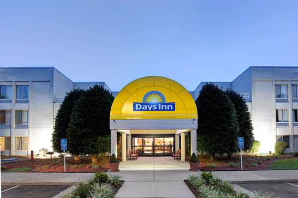 Exterior view - Days Inn Oyster Point Newport News