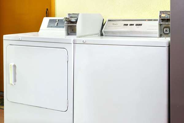 Amenities - Days Inn Waycross