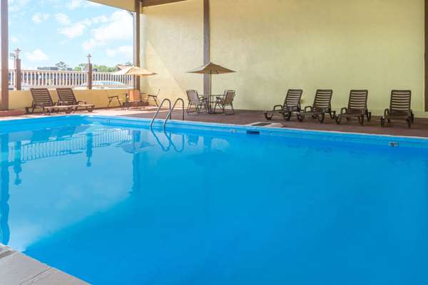Pool - Days Inn Waycross