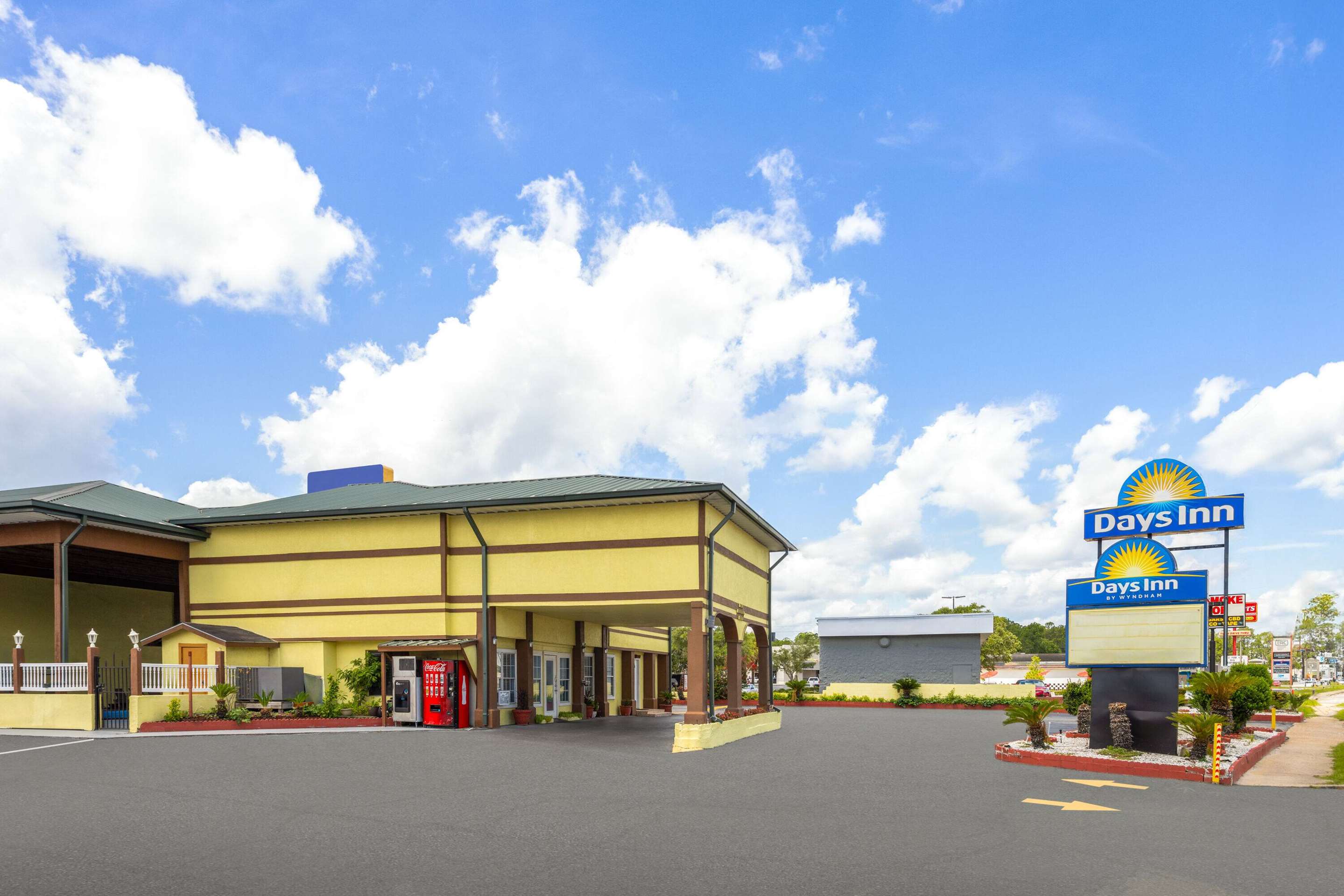 Exterior | Days Inn by Wyndham Waycross