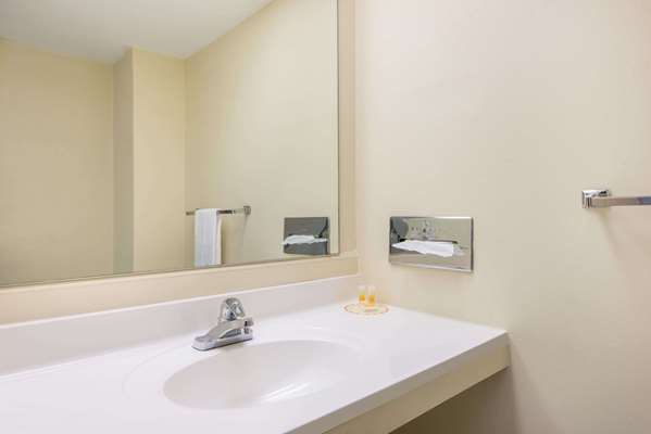 - Days Inn Hazelwood - I-270, Exit 26B