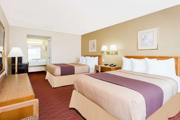  - Days Inn White Hills Road Staunton - I-64 & I-81, Exit 217