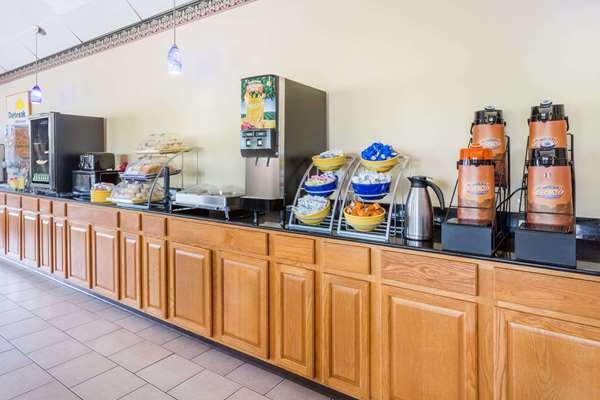  - Days Inn White Hills Road Staunton - I-64 & I-81, Exit 217