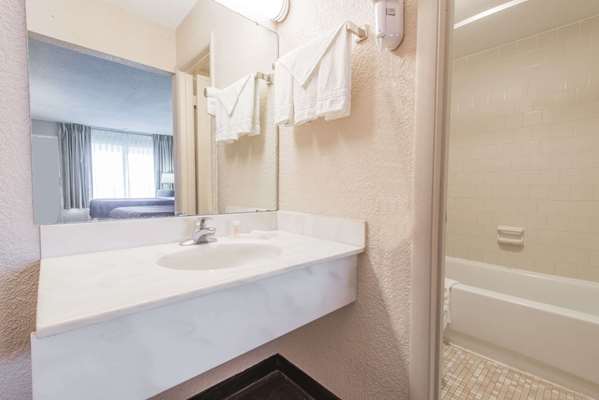  - Days Inn Elizabethtown - I-65, Exit 94
