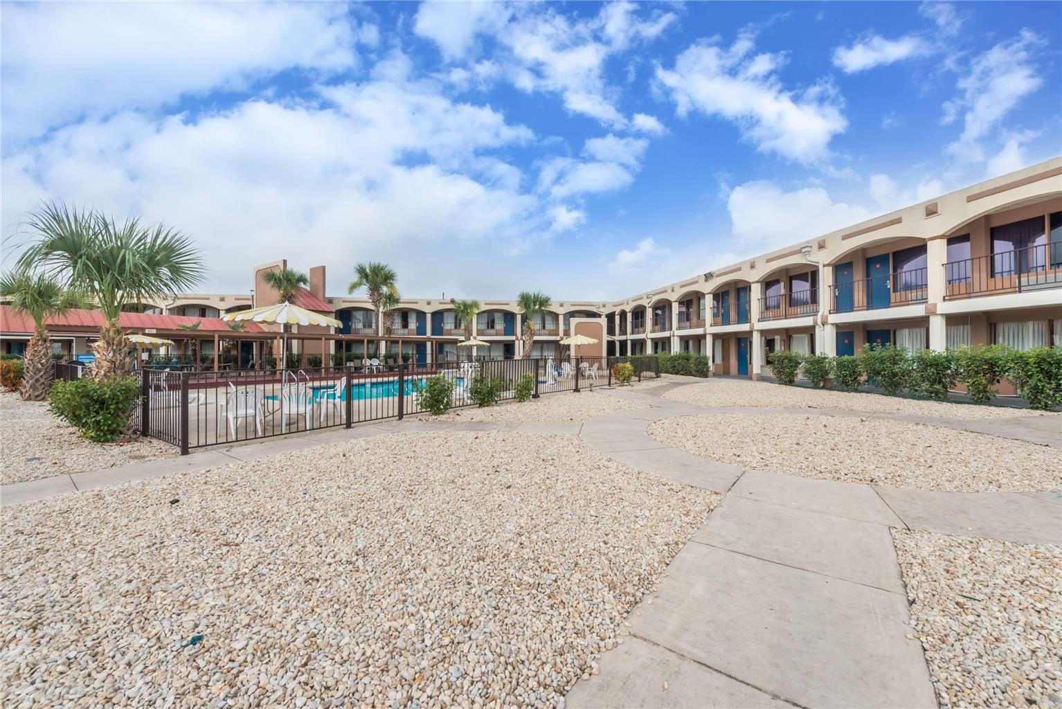 Days Inn Splashtown/ATT Center