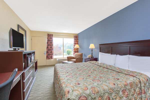  - Days Inn North Lee Highway Lexington - I-64 & I-81, Exit 195