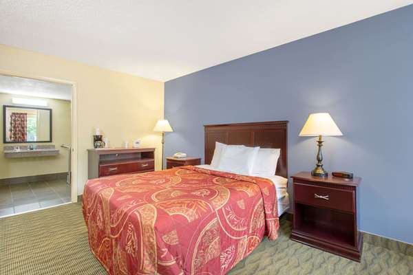  - Days Inn North Lee Highway Lexington - I-64 & I-81, Exit 195