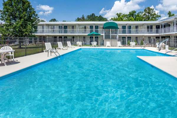 Pool - Days Inn Cullman - I-65, Exit 308
