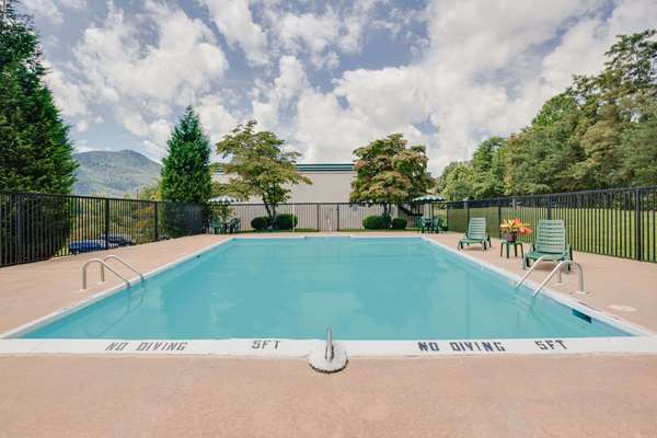 Pool - Days Inn West Candler - I-40, Exit 37