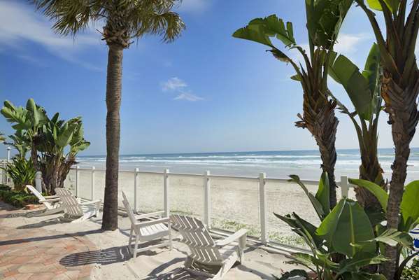 Pool - Days Inn Oceanfront Daytona Beach Shores
