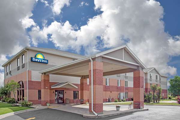 Exterior view - Days Inn Windsor - I-39, I-90 & I-94, Exit 131