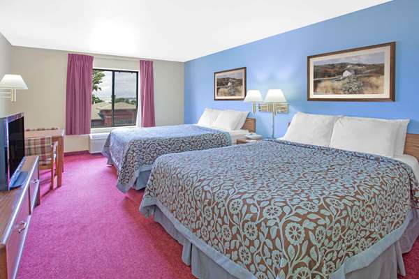  - Days Inn Windsor - I-39, I-90 & I-94, Exit 131