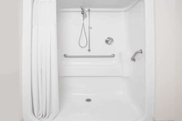  - Days Inn Windsor - I-39, I-90 & I-94, Exit 131