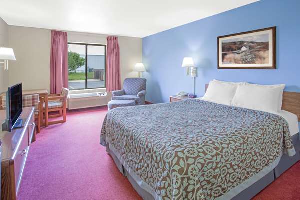  - Days Inn Windsor - I-39, I-90 & I-94, Exit 131
