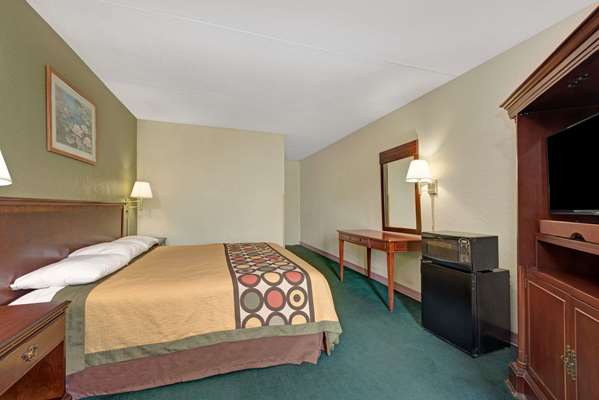  - Super 8 Hotel South Indianapolis - I-74 & I-465, Exit 2