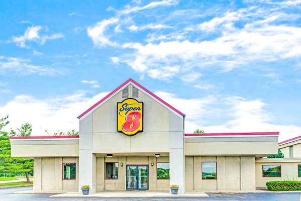 Exterior view - Super 8 Hotel South Indianapolis - I-74 & I-465, Exit 2