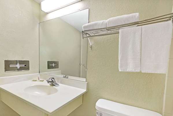  - Super 8 Hotel South Indianapolis - I-74 & I-465, Exit 2