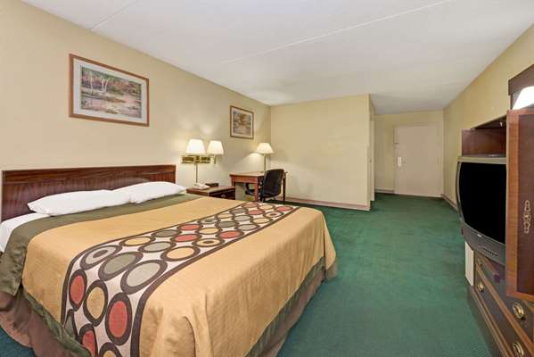  - Super 8 Hotel South Indianapolis - I-74 & I-465, Exit 2