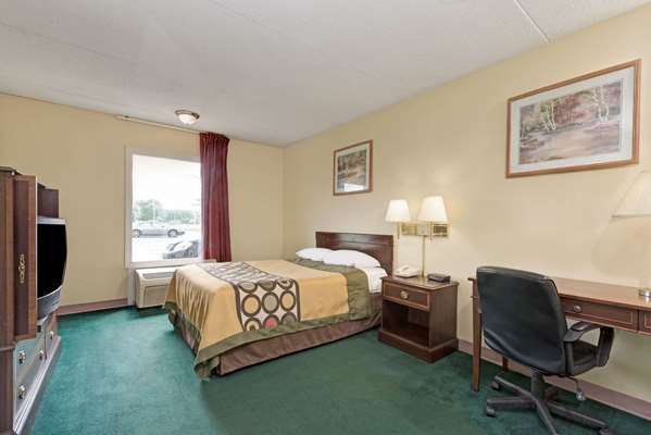  - Super 8 Hotel South Indianapolis - I-74 & I-465, Exit 2