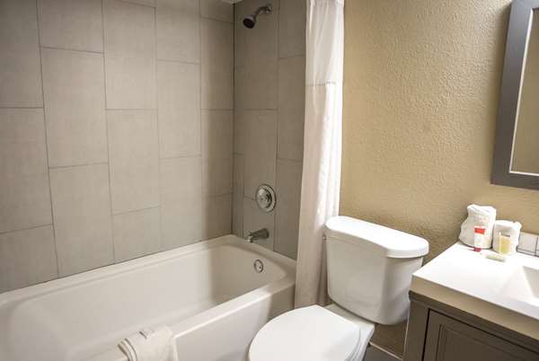  - Super 8 Hotel South Indianapolis - I-74 & I-465, Exit 2