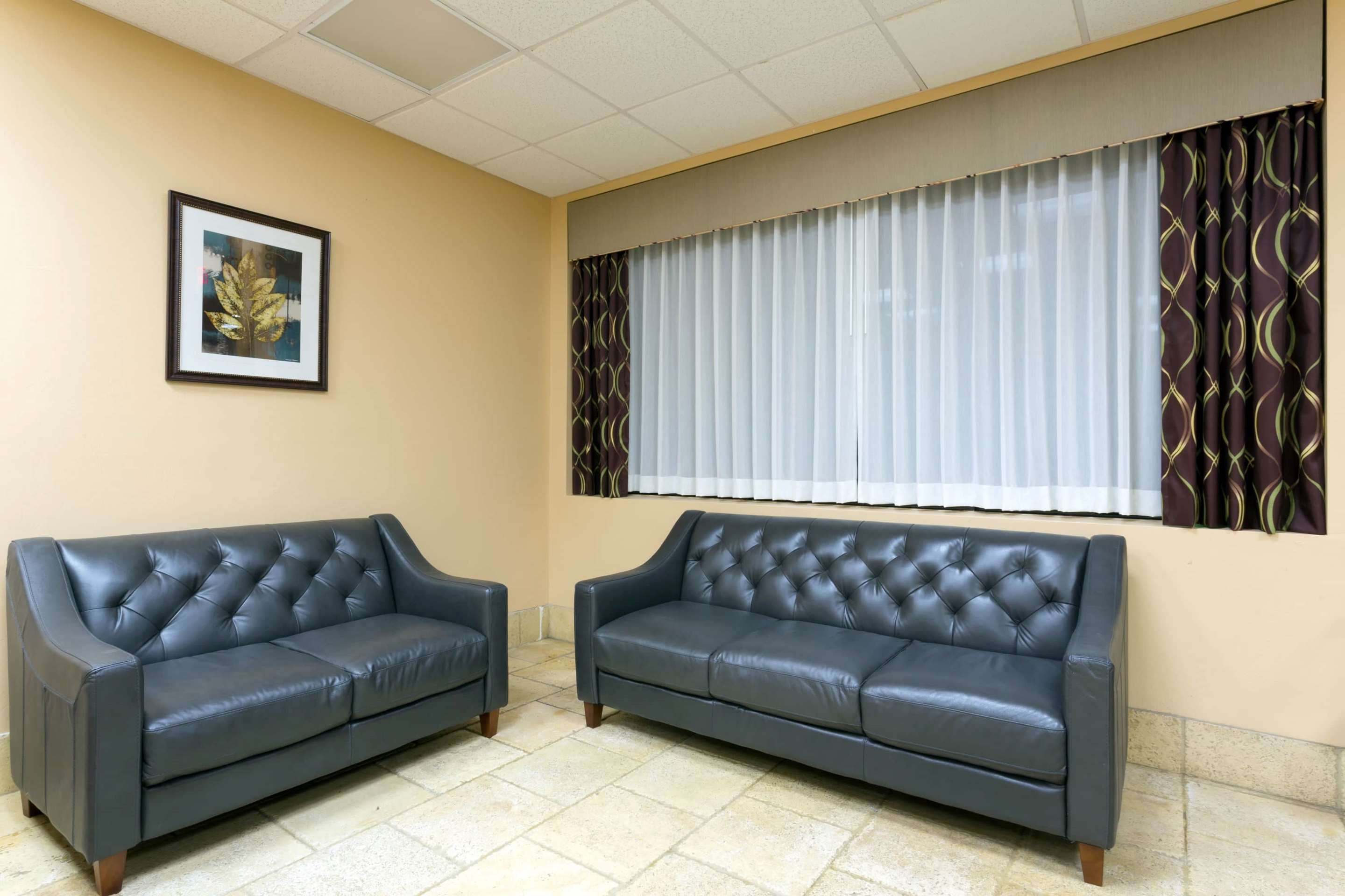 Lobby | Ramada by Wyndham Lake Placid