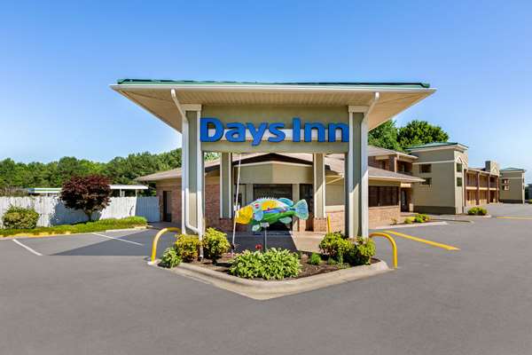 Exterior view - Days Inn Roanoke Rapids Road Weldon - I-95, Exit 173