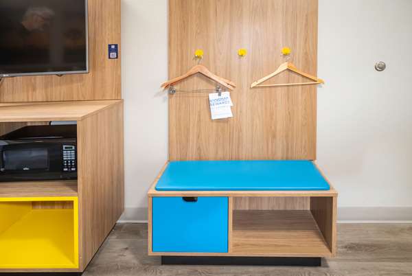  - Days Inn Stone Mountain