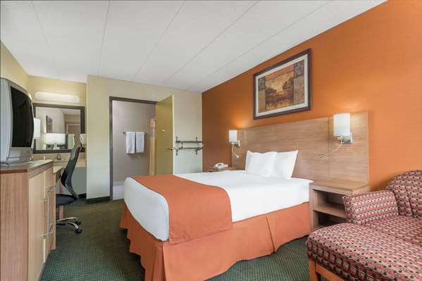  - Days Inn Fairgrounds Columbus - I-71, Exit 111