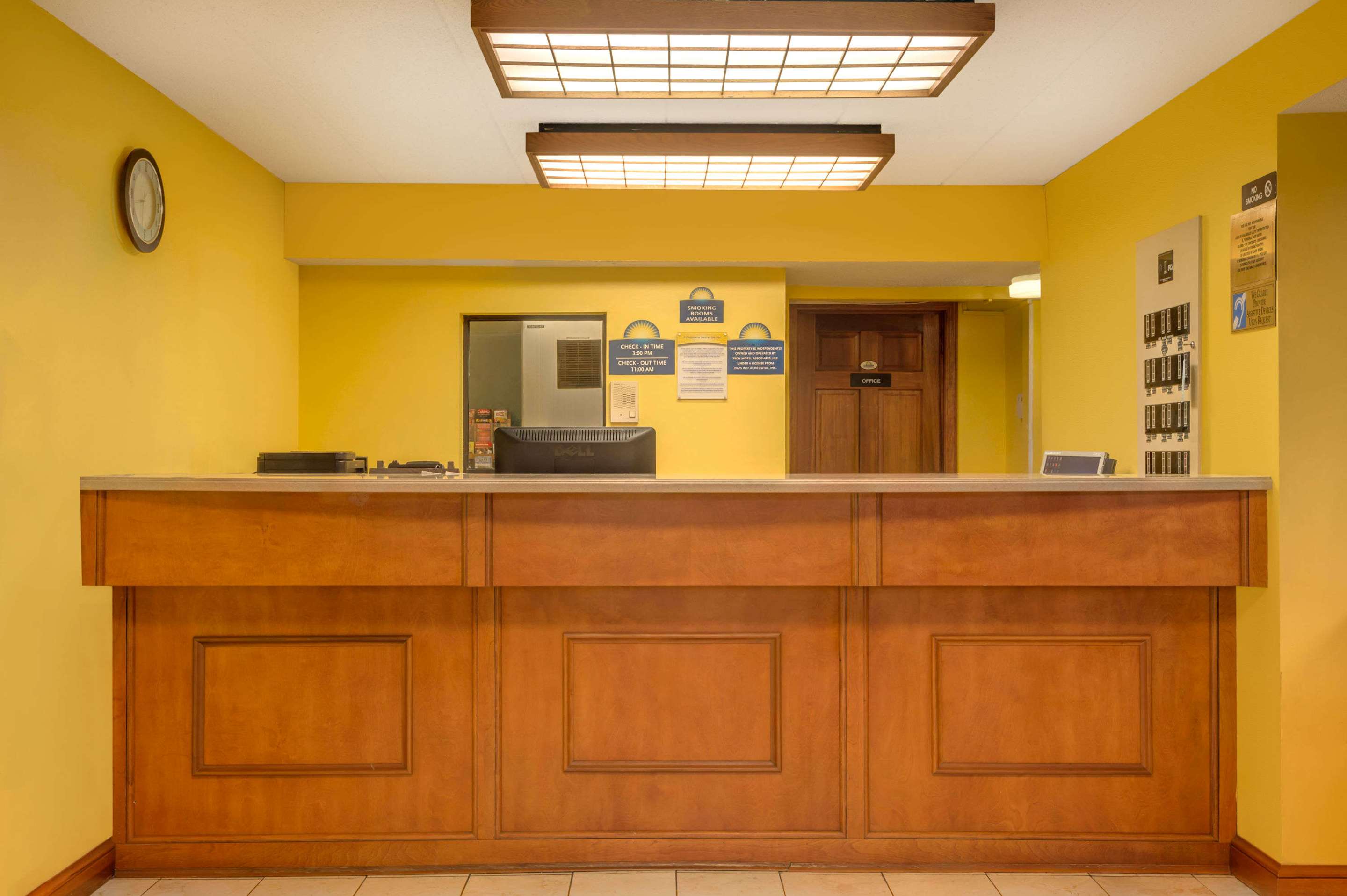 Lobby | Days Inn by Wyndham Columbus Fairgrounds