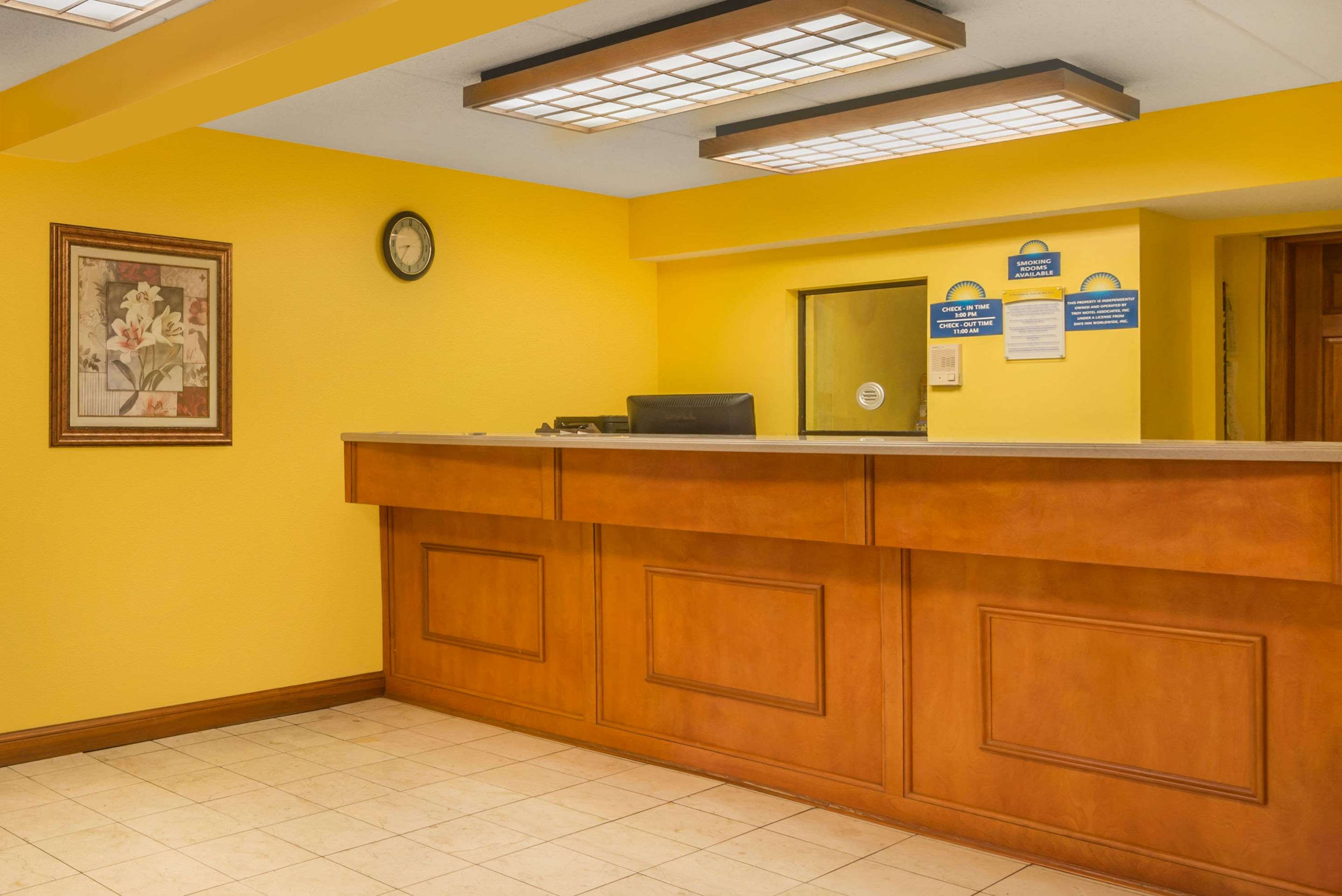 Lobby | Days Inn by Wyndham Columbus Fairgrounds