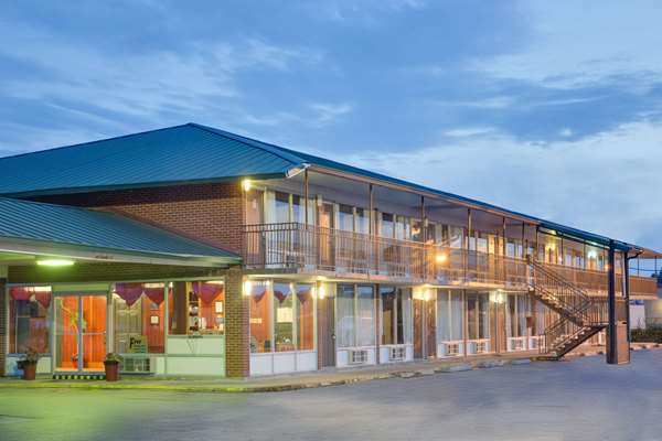 Exterior view - Days Inn Newport - US 67, Exit 83