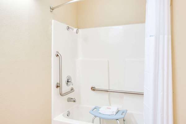  - Days Inn Newport - US 67, Exit 83