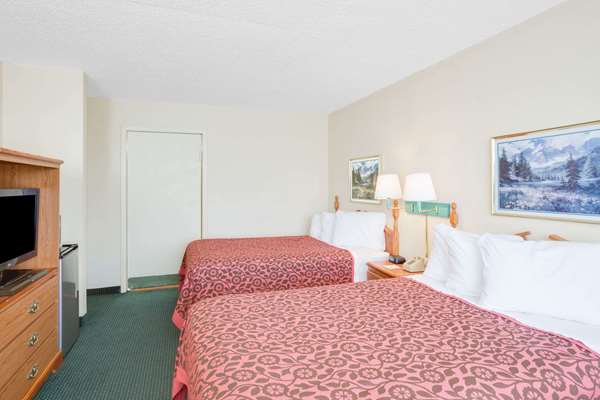  - Days Inn Newport - US 67, Exit 83