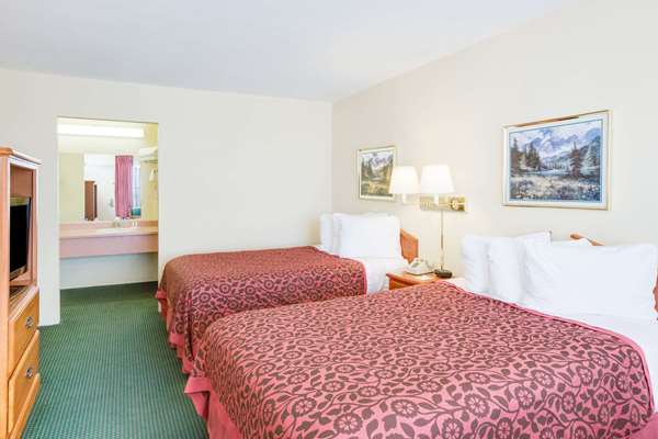  - Days Inn Newport - US 67, Exit 83