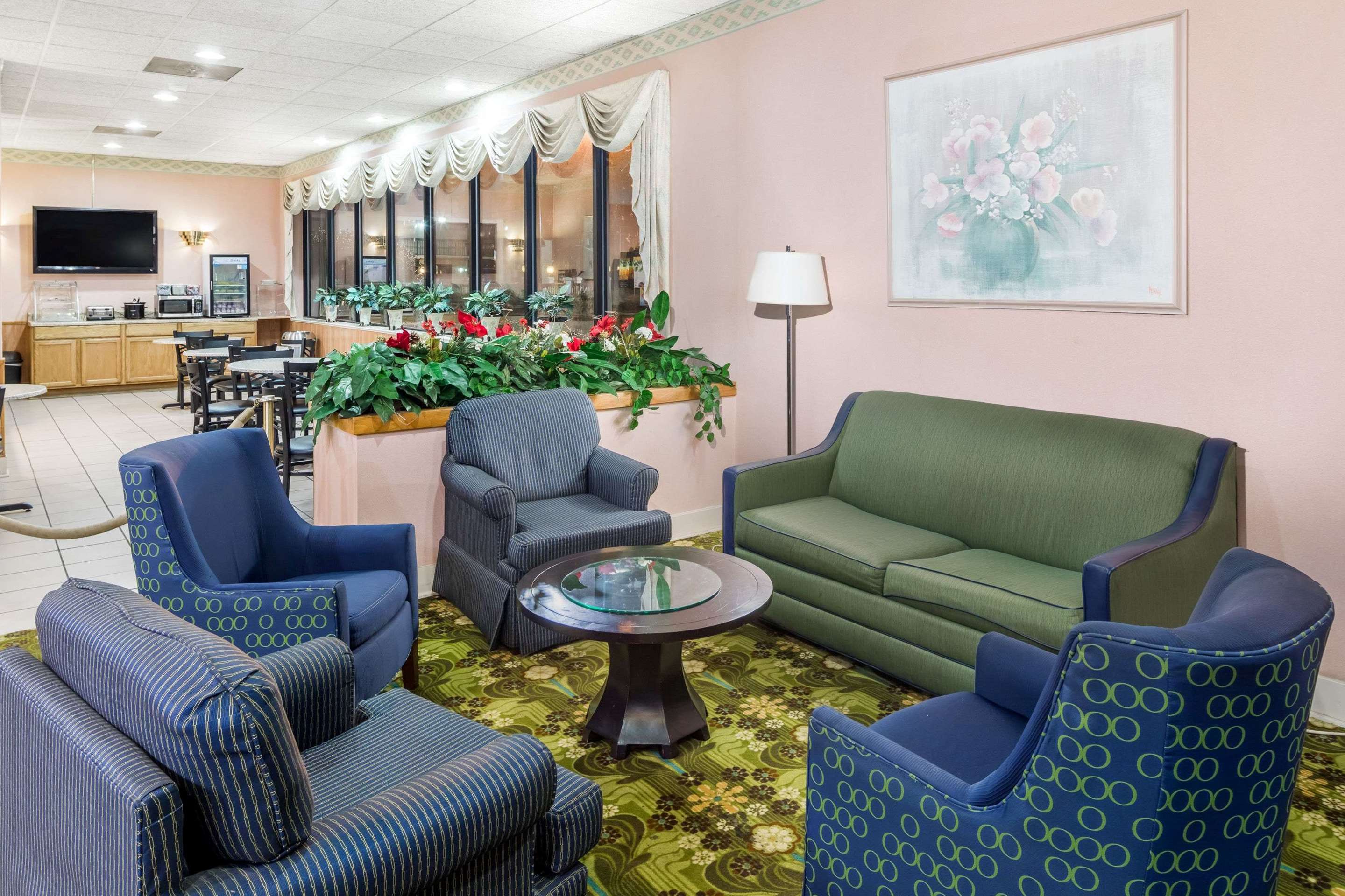 Lobby | Days Inn by Wyndham Walterboro