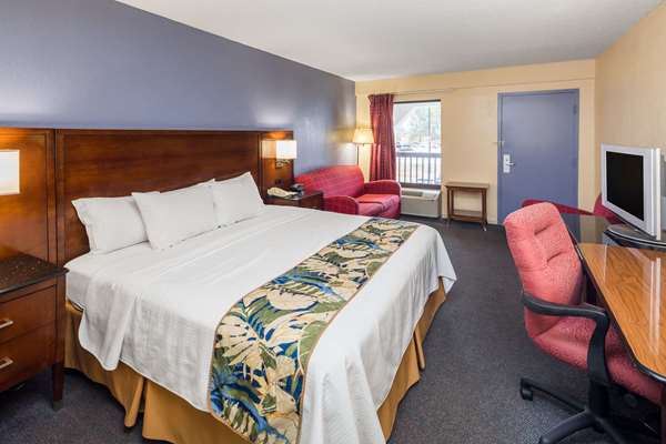  - Days Inn Walterboro - I-95, Exit 53